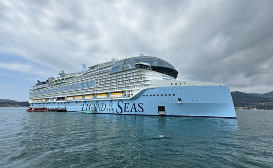 Legend_of_the_Seas_Schiff