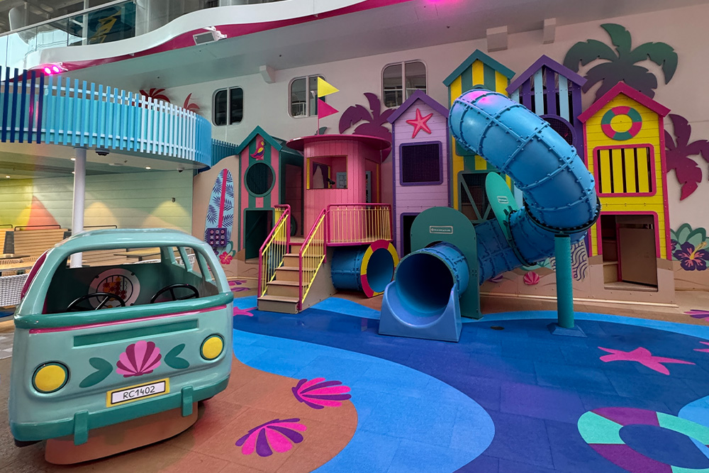 Surfside_Legend_of_the_Seas